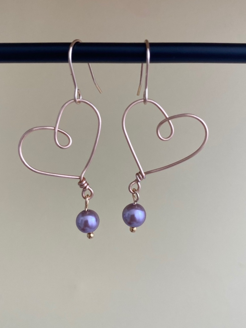 Hand crafted Gold Filled Wire Heart Earrings With Natural Shell Pearl